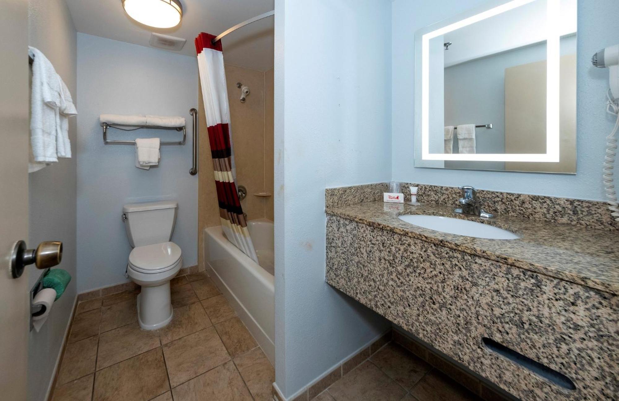 Red Roof Inn & Suites Wilmington - New Castle Eksteriør billede